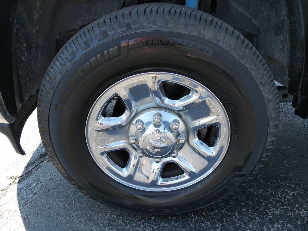 Used 2024 RAM 2500 Big Horn w/ Off Road Package AWD/4WD image 10