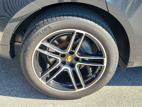 Certified 2021 Porsche Macan S AWD/4WD image 14