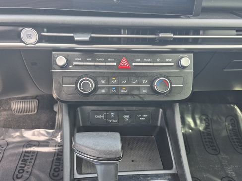 Used 2025 Hyundai Tucson SE FWD image 26
