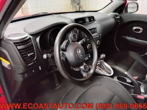 Used 2015 Kia Soul + FWD image 11