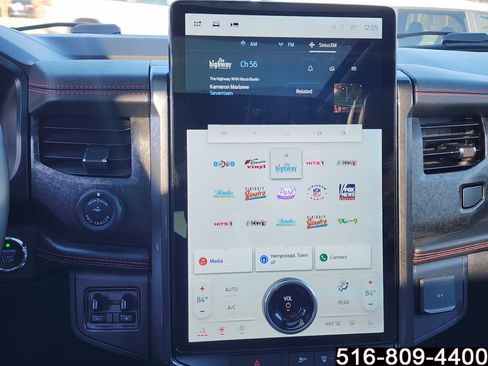 Used 2022 Ford Expedition Max Limited image 21