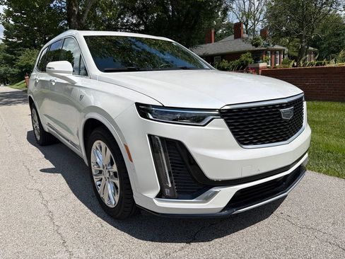 Used 2021 Cadillac XT6 Premium Luxury AWD/4WD image 4