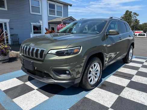 Used 2019 Jeep Cherokee Latitude w/ Popular Appearance Group AWD/4WD image 2