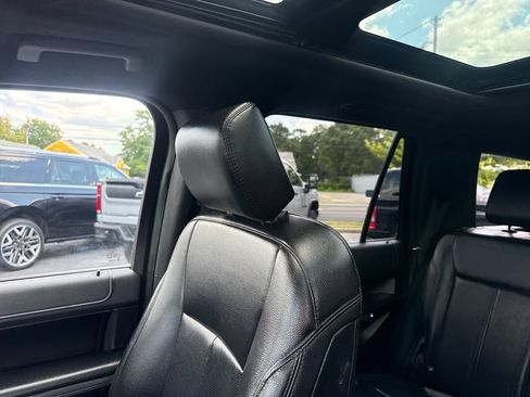 Used 2019 Ford Expedition XLT w/ Equipment Group 202A AWD/4WD image 46
