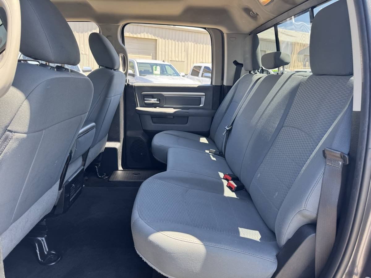 Used 2017 RAM 1500 Classic SLT AWD/4WD image 19