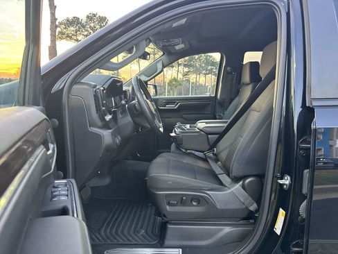 Used 2023 Chevrolet Silverado 1500 LT image 16