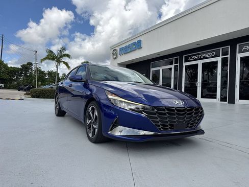 Used 2021 Hyundai Elantra SEL w/ Convenience + Premium Package FWD image 30