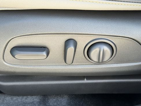 New 2026 Chevrolet Trax ACTIV w/ Sunroof Package FWD image 23