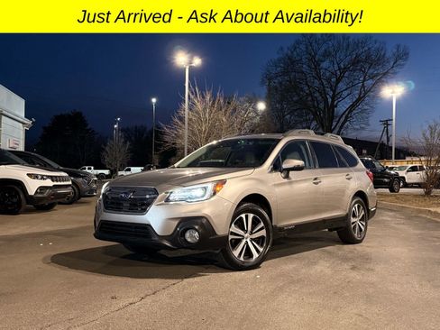Used 2018 Subaru Outback 2.5i Limited image 1