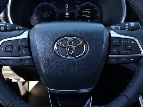 New 2026 Toyota Highlander Limited image 21