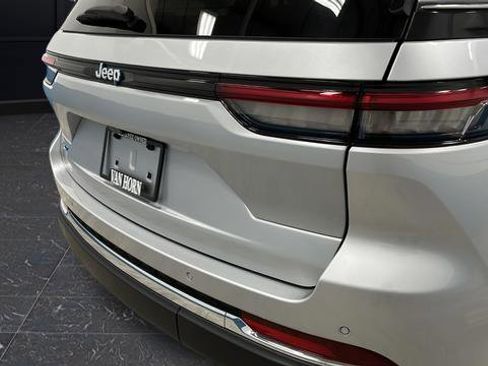 Used 2023 Jeep Grand Cherokee 4WD 4xe image 33