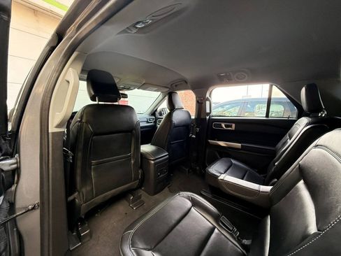 Used 2022 Ford Explorer XLT w/ Equipment Group 202A AWD/4WD image 24