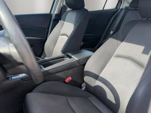 Used 2018 MAZDA MAZDA3 Sport FWD image 11