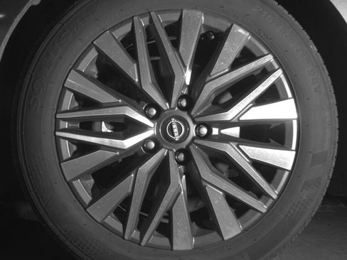 Used 2025 Nissan Altima 2.5 SV image 12