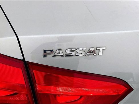 Used 2013 Volkswagen Passat 2.5 S image 37