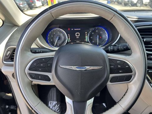Used 2019 Chrysler Pacifica Limited FWD image 20