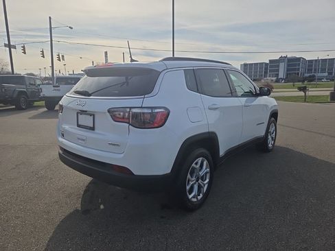 New 2026 Jeep Compass Latitude image 8