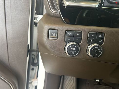 Used 2023 GMC Sierra 1500 SLT w/ SLT Premium Plus Package image 15