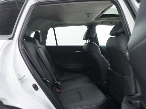 Used 2022 Toyota Corolla Cross XLE image 12