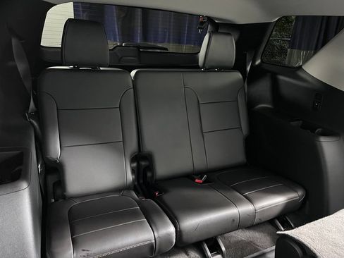 Used 2020 Chevrolet Traverse Premier w/ LPO, Blackout Package AWD/4WD image 23