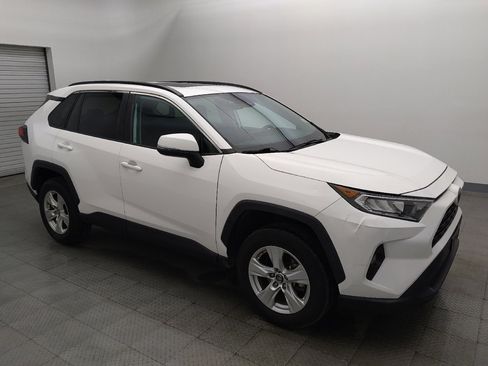 Used 2019 Toyota RAV4 XLE FWD image 11