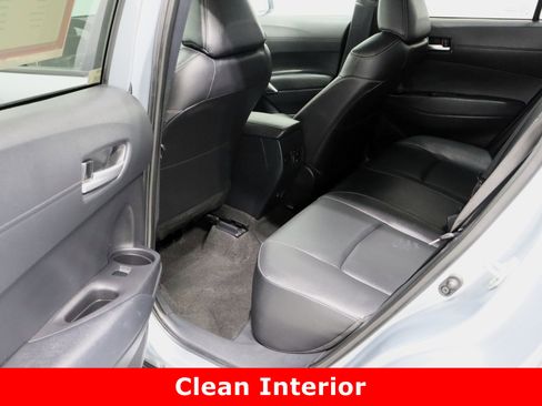 Certified 2024 Toyota Corolla Cross XLE image 28