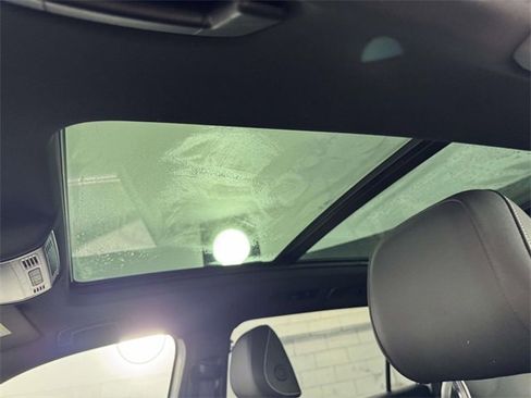 Used 2023 Volkswagen Tiguan SE R-Line image 32