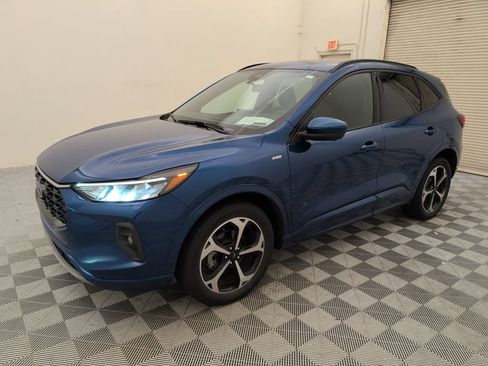 Used 2023 Ford Escape ST-Line Select w/ Tech Pack #2 AWD/4WD image 8