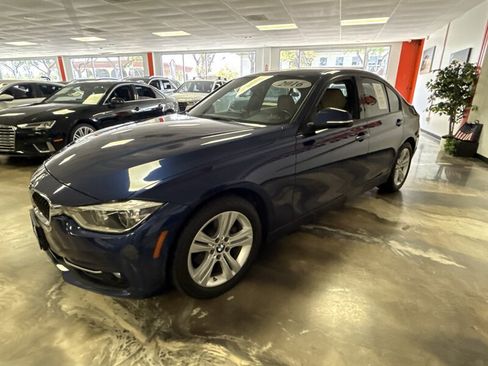 Used 2016 BMW 328i xDrive Sedan AWD/4WD image 3