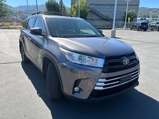 Used 2019 Toyota Highlander XLE AWD/4WD video 1