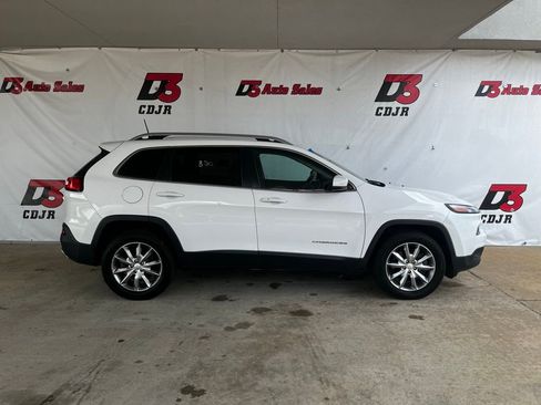 Used 2018 Jeep Cherokee Limited image 7