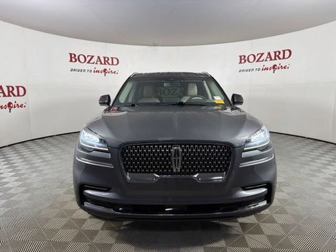 Used 2023 Lincoln Aviator Reserve w/ Equipment Group 201A RWD image 2