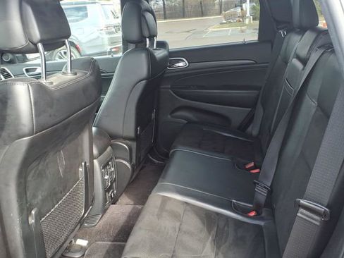 Used 2019 Jeep Grand Cherokee Altitude image 6
