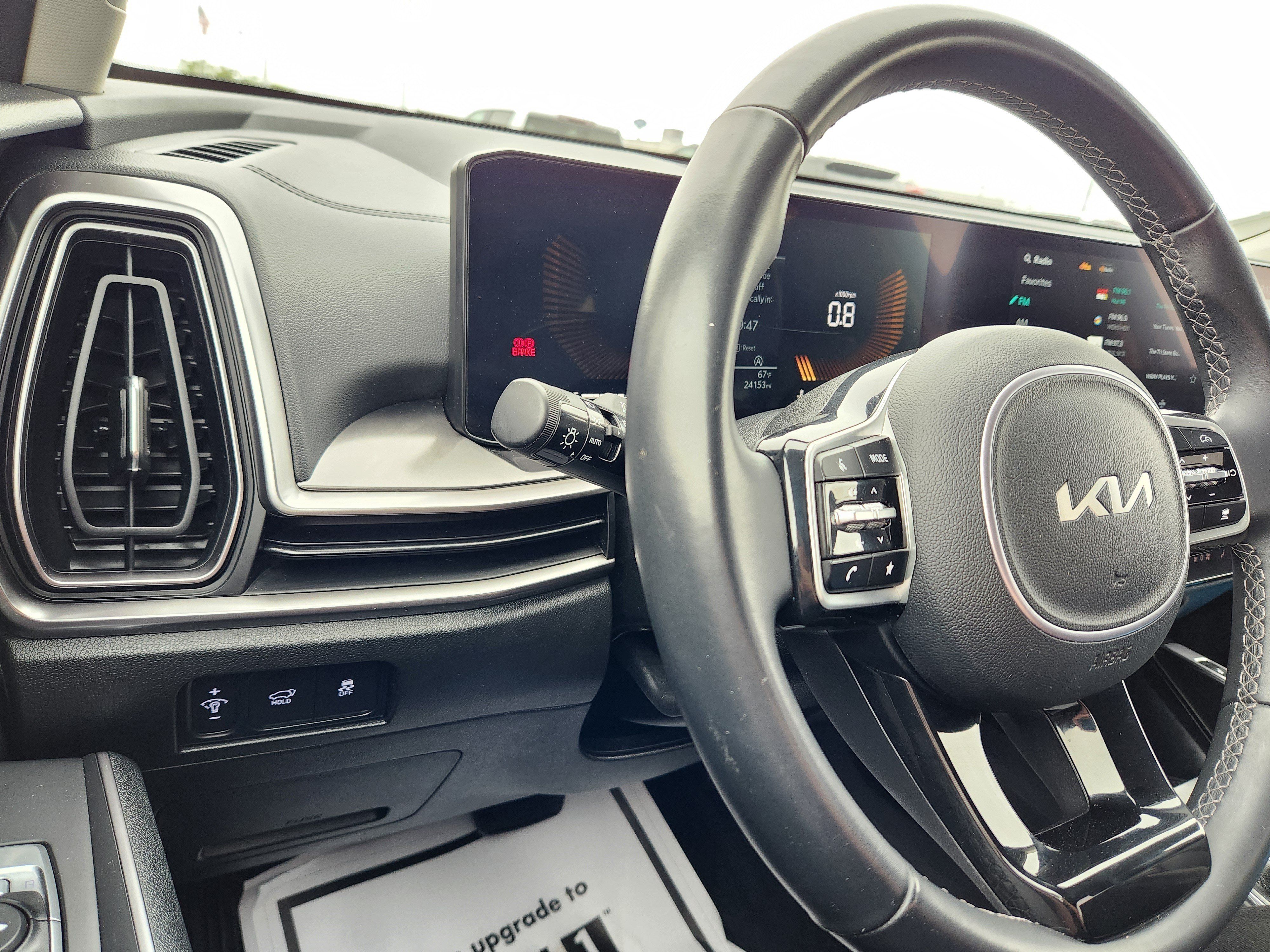Used 2025 Kia Sorento EX FWD image 25