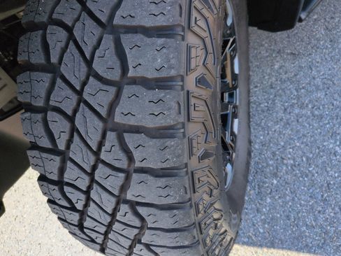 Used 2024 GMC Hummer EV 2X w/ Extreme Off-Road Package image 12