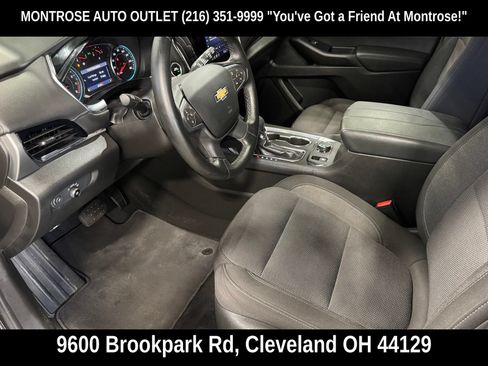 Used 2023 Chevrolet Traverse LT FWD image 16