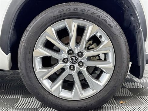 Used 2023 Toyota Highlander Limited image 51