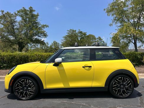 Used 2025 MINI Cooper S FWD image 2