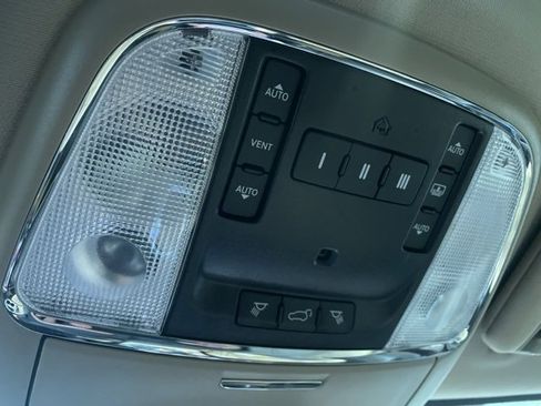 Used 2020 Jeep Grand Cherokee Overland image 24