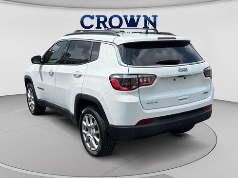 Used 2024 Jeep Compass Latitude AWD/4WD image 5