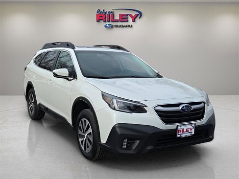 Used 2020 Subaru Outback Premium image 7