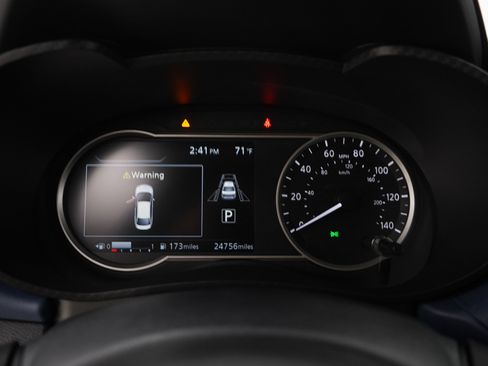 Used 2025 Nissan Versa SV FWD image 24