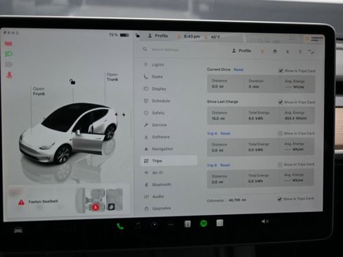 Used 2022 Tesla Model Y Long Range image 28