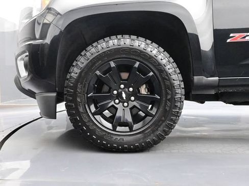 Used 2020 Chevrolet Colorado Z71 w/ Z71 Midnight Edition AWD/4WD image 6