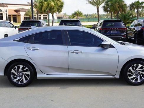 Used 2017 Honda Civic EX image 4