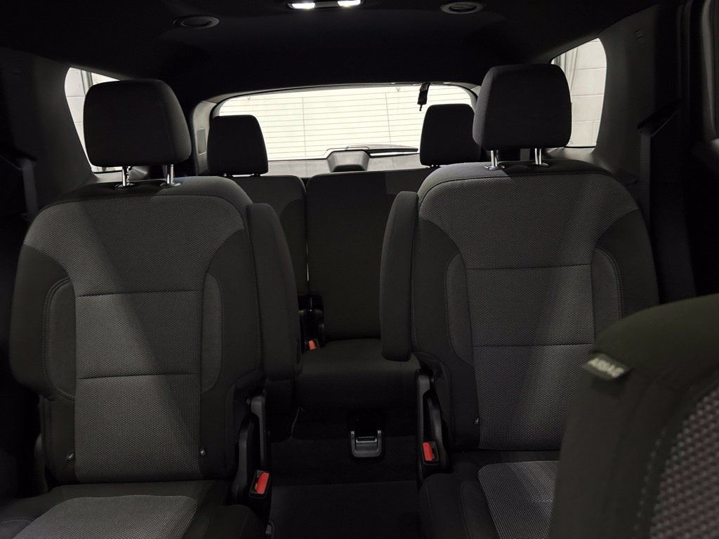 Used 2023 Chevrolet Traverse LT AWD/4WD image 30