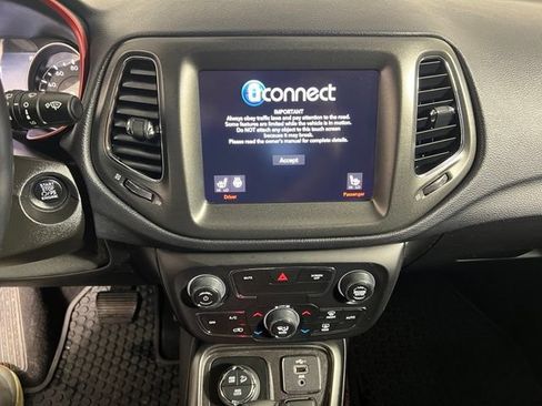Certified 2019 Jeep Compass Trailhawk w/ Cold Weather Group AWD/4WD image 20