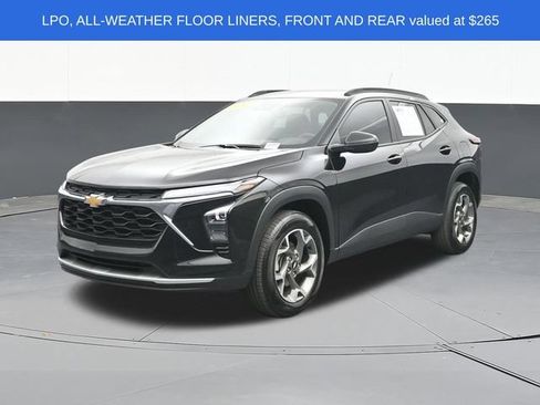 Used 2026 Chevrolet Trax LT w/ LT Convenience Package FWD image 3