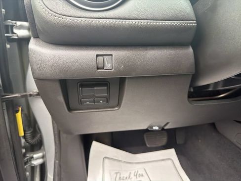 Used 2024 Chevrolet Colorado LT w/ LPO, Dark Essentials Package RWD image 17