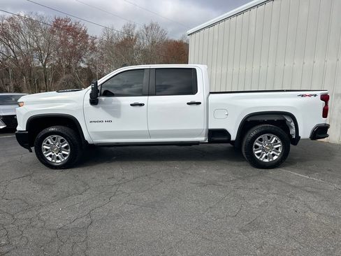 Used 2025 Chevrolet Silverado 2500 Custom w/ Custom Value Package image 9